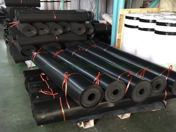 Cao su lưu hóa Neoprene CR có khả năng chống dầu và chống lão hóa ngoài trời