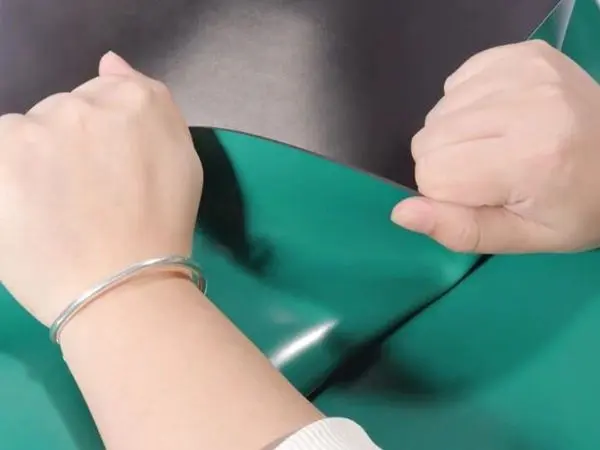 điện trở thảm chống tĩnh điện trên tấm thảm ESD uốn cong bền dai