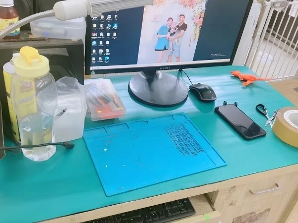 Lắp đặt thảm chống tĩnh điện bảo vệ người và linh kiện điện tử