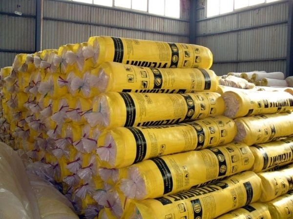 Bông thủy tinh phủ bạc giúp tăng khả năng phản xạ nhiệt và bảo ôn cho công trình.