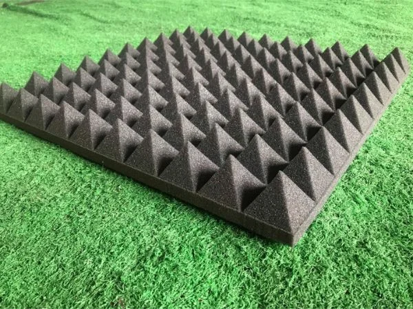 Mút kim tự tháp tiêu âm