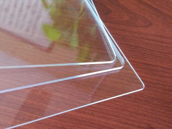 các tấm nhựa PMMA acrylic trong suốt xếp chồng